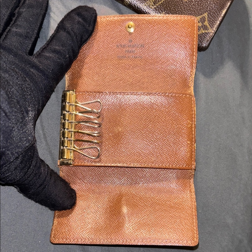 Louis Vuitton Monogram Wallet and Key Wallet Set - Picture 10 of 11